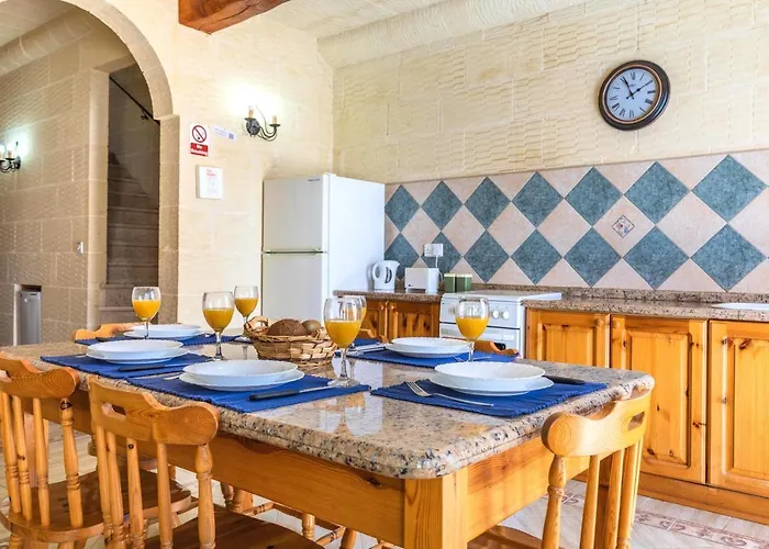 Villa Ta Debora Sleeps 8 With Pool