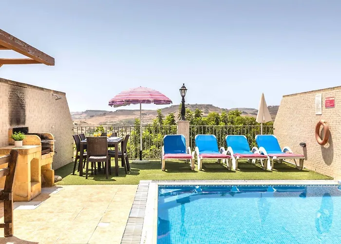 Ta Debora Sleeps 8 With Pool Villa Xagħra