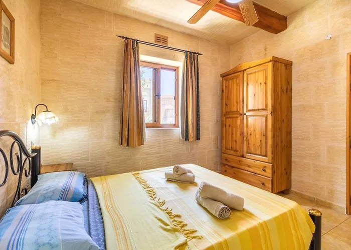 Villa Ta Debora Sleeps 8 With Pool