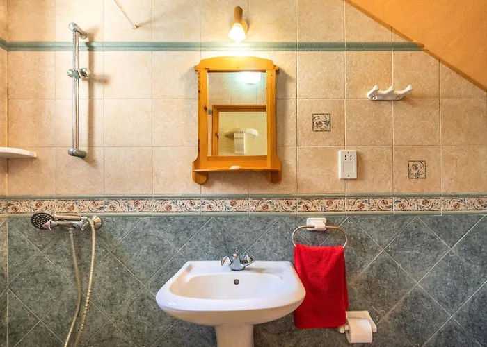 Ta Debora Sleeps 8 With Pool Xagħra