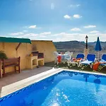 Ta Debora Sleeps 8 With Pool *