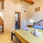 Villa Ta Debora Sleeps 8 With Pool *
