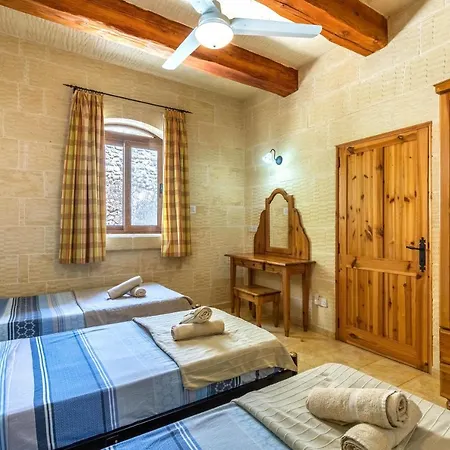 Ta Debora Sleeps 8 With Pool Villa Xagħra
