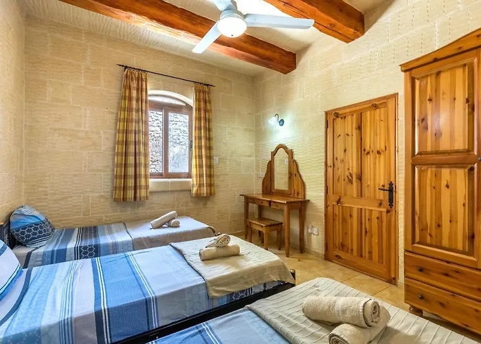 Ta Debora Sleeps 8 With Pool Villa Xagħra
